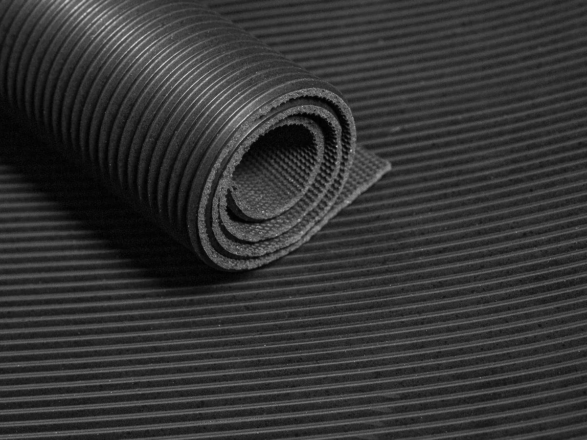 Matting — Basic fine rib, narrow roll · black · 65 Sh A (RT-MAT65-RF-BK-B)