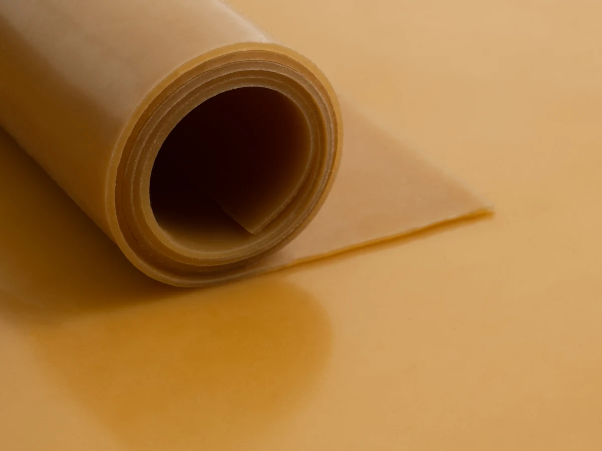 Natural rubber (NR) — Anti-abrasion, highly elastic · honey · 35 Sh A (RT-NR35-HN)